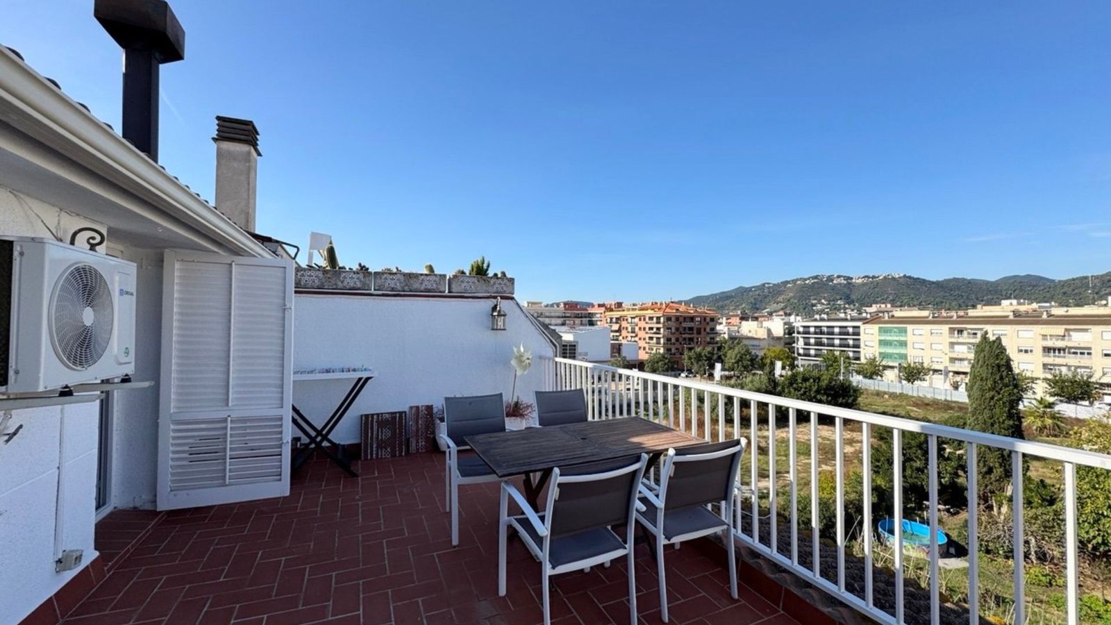 Ático dúplex luminoso con terraza Pineda de Mar