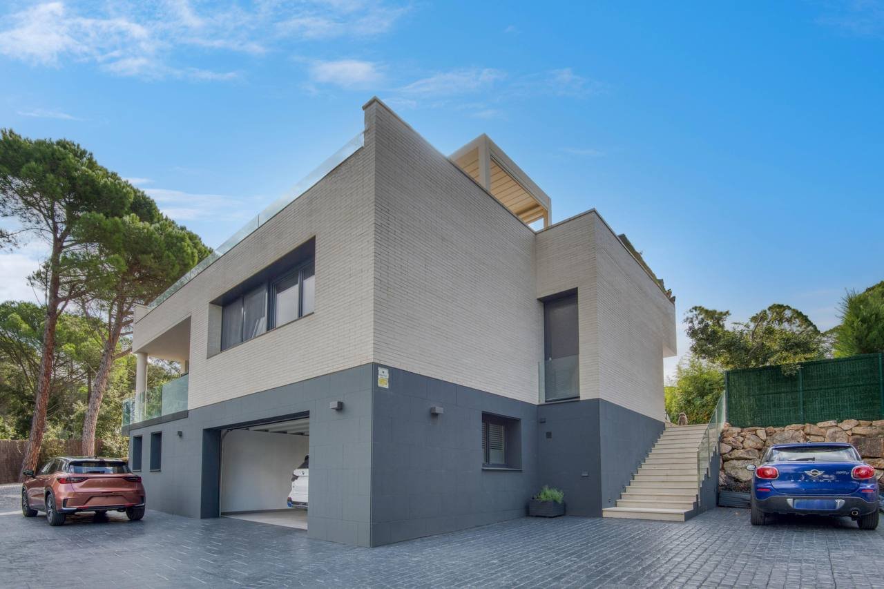 Residencia privada de bienestar para vivir – 710 m² en Costa Brava